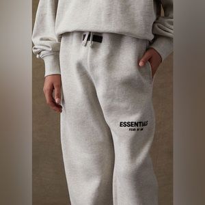 ESSENTIALS FEAR OF GOD relaxed light oatmeal xxs